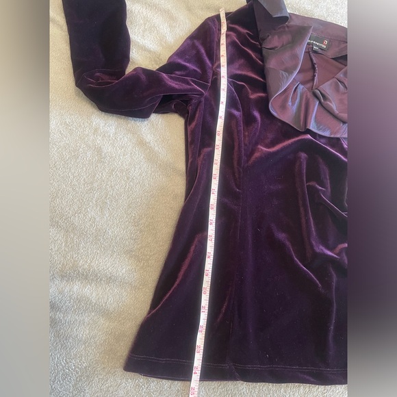 LAURA PETITES stunning velvet and taffeta top with rhinestone broach - Picture 8 of 9